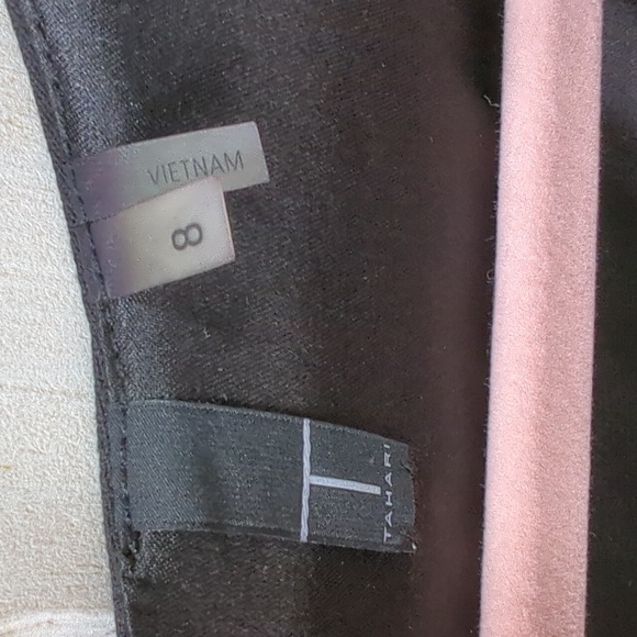 Tahari, black sleeveless shift dress with pockets. Sz 8 - Picture 3 of 10